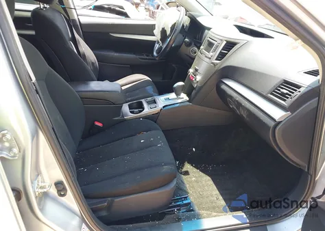 2014 Subaru Outback 2.5I Premium z USA, uszkodzony, nr VIN 4S4BRCDC2E3302623